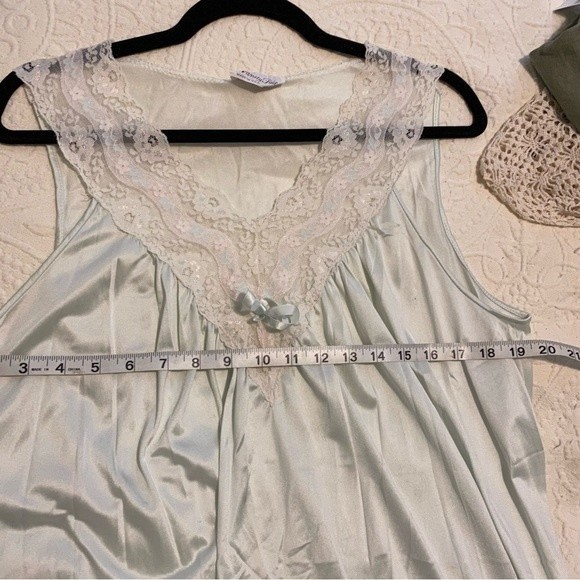 Vanity Fair Size Medium 80s Light Green Lace Dainty Modest Mini Night Gown - Picture 6 of 7